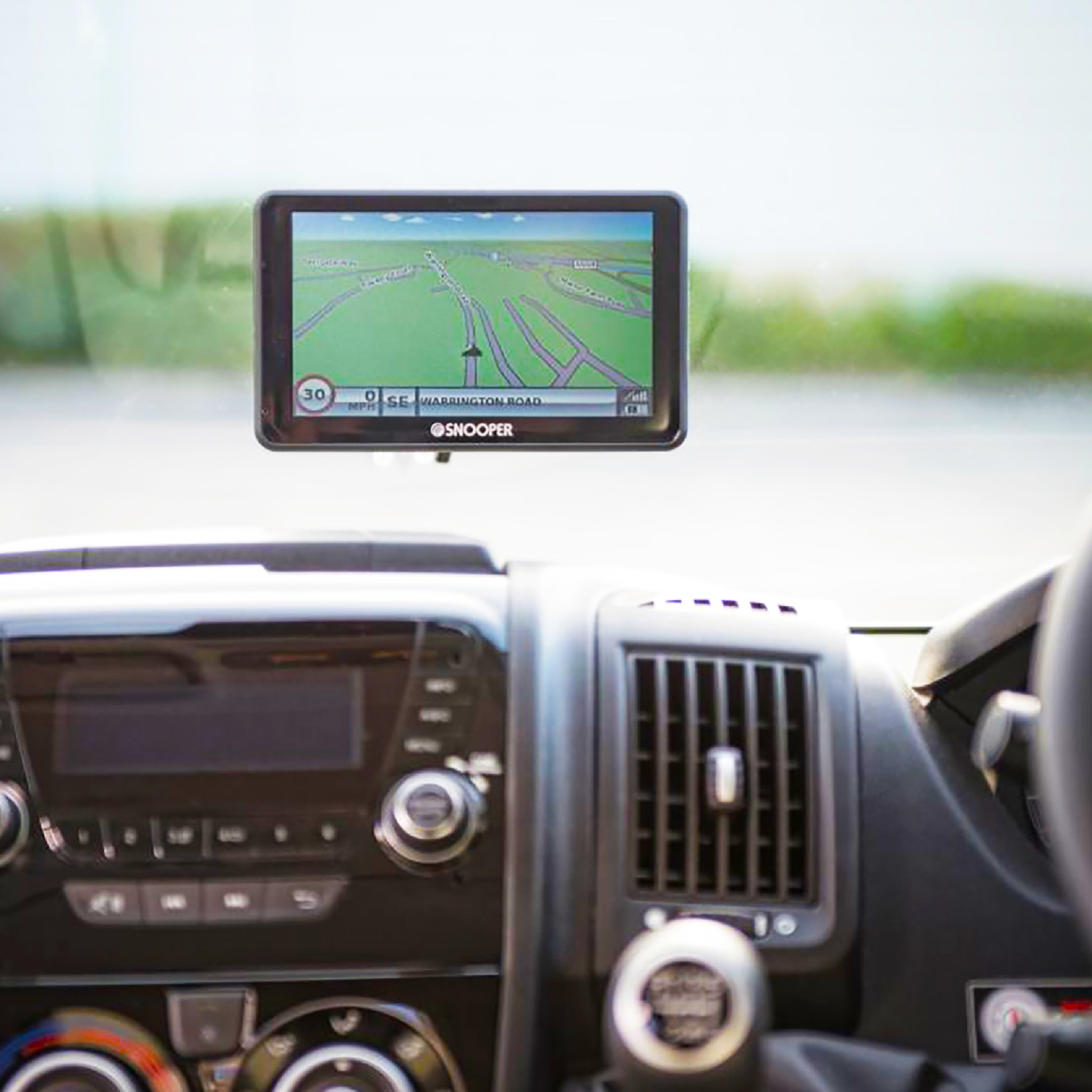 Snooper CC9900 - GPS camping-car 9 pouces avec support magnétique actif